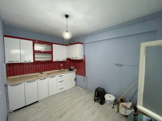 SAMSUN İLKADIM UNKAPANI MAH. 2+1 1.KAT İÇİ YAPILI CADDE ÜZERİ FIRSAT DAİRE