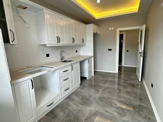 SAMSUN İLKADIM KIŞLA MAH. 3+1 2.KAT 135 m2 YERDEN ISITMALI EBEVEYN BANYOLU FIRSAT DAİRE