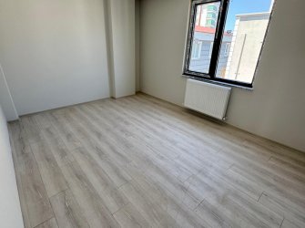 SAMSUN İLKADIM KALKANCI MH. 2+1 3. KAT 85 M2 AMERİKAN MUTFAK BALKONLU OTOPARKLI MÜKEMMEL KONUMDA FIRSAT DAİRE