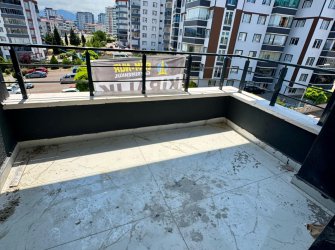 SAMSUN İLKADIM KALKANCI MH. 2+1 3. KAT 85 M2 AMERİKAN MUTFAK BALKONLU OTOPARKLI MÜKEMMEL KONUMDA FIRSAT DAİRE