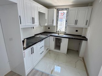 SAMSUN İLKADIM KALKANCI MH. 2+1 3. KAT 85 M2 AMERİKAN MUTFAK BALKONLU OTOPARKLI MÜKEMMEL KONUMDA FIRSAT DAİRE