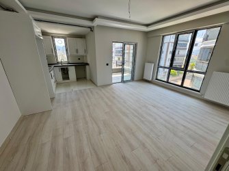 SAMSUN İLKADIM KALKANCI MH. 2+1 3. KAT 85 M2 AMERİKAN MUTFAK BALKONLU OTOPARKLI MÜKEMMEL KONUMDA FIRSAT DAİRE