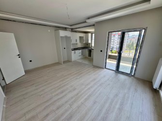 SAMSUN İLKADIM KALKANCI MH. 2+1 3. KAT 85 M2 AMERİKAN MUTFAK BALKONLU OTOPARKLI MÜKEMMEL KONUMDA FIRSAT DAİRE