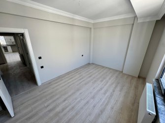 SAMSUN İLKADIM KALKANCI MH. 2+1 3. KAT 85 M2 AMERİKAN MUTFAK BALKONLU OTOPARKLI MÜKEMMEL KONUMDA FIRSAT DAİRE