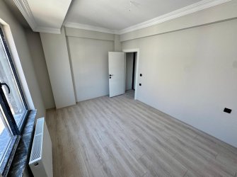 SAMSUN İLKADIM KALKANCI MH. 2+1 3. KAT 85 M2 AMERİKAN MUTFAK BALKONLU OTOPARKLI MÜKEMMEL KONUMDA FIRSAT DAİRE