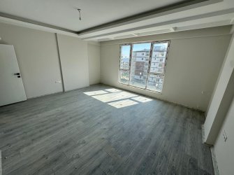    SAMSUN İLKADIM TEPECİK MH. 3+1 2. KAT 130 M2 EBEVEYN BANYOLU BÜYÜK BALKONLU OTOPARKLI KREDİYE UYGUN FIRSAT DAİRE..