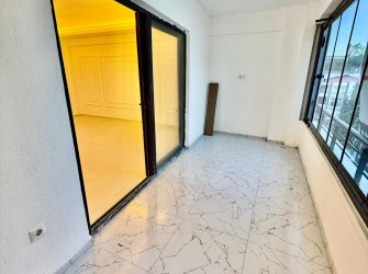 SAMSUN İLKADIM BARUTHANE MH 4+1 160m2 YÜKSEK GİRİŞ KAT AMERİKAN MUTFAK CAM BALKONLU EBEVEYN BANYOLU KOMBİSİ TAKILI SATILIK LÜX FIRSAT DAİRE