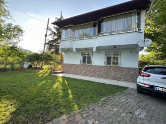 SAMSUN İLKADIM YEŞİLTEPE MAH YOLA CEPHE 2.100m2 TARLA İÇERİSİNDE 2.KATLI İÇİ DIŞI FULL YAPILI FIRSAT YAZLIK  ( TAKASA AÇIKTIR )