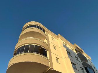 SAMSUN İLKADIM KALKANCI MAH MÜKEMMEL KONUMDA 3+1 140m2 GİYİNME ODALI EBEVEYN BANYOLU 2 BALKONLU CADDEYE CEPHE 3.KAT OTOPARKLI DAİRE