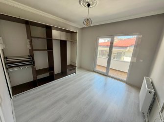 SAMSUN İLKADIM KIŞLA MH 3+1 130M2 4.KAT 3 BALKONLU ASANSÖRLÜ OTOPARKLI KREDİYE UYGUN 5 YILLIK FIRSAT DAİRE