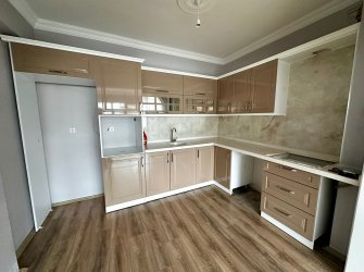 SAMSUN İLKADIM KADIKÖY MAH. 2+1 100 M2 3. KAT DIŞ CEPHELİ AÇIK OTOPARKLI MERKEZİ KONUMDA MASRAFSIZ FIRSAT DAİRE