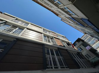 SAMSUN CANİK KARŞIYAKA MAH 1+1 55m2 3 YILLIK BALKONLU KOMBİ TAKILI YÜKSEK GİRİŞ DAİRE
