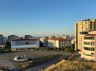 SAMSUN İLKADIM KALKANCI MAH MÜKEMMEL KONUMDA 3+1 140m2 GİYİNME ODALI EBEVEYN BANYOLU 2 BALKONLU CADDEYE CEPHE 3.KAT OTOPARKLI DAİRE