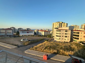 SAMSUN İLKADIM KALKANCI MAH MÜKEMMEL KONUMDA 3+1 140m2 GİYİNME ODALI EBEVEYN BANYOLU 2 BALKONLU CADDEYE CEPHE 3.KAT OTOPARKLI DAİRE