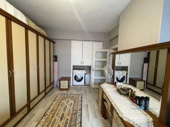 SAMSUN İLKADIM HÜRRİYET MAH 3+1 125 m2 3.KAT İÇİ FULL YAPILI MUTFAK AYRI ALATURKA TUVALET VESTİYER TAKILI 2 CAM BALKONLU FIRSAT DAİRE 