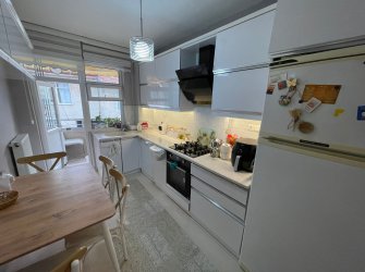 SAMSUN İLKADIM HÜRRİYET MAH 3+1 125 m2 3.KAT İÇİ FULL YAPILI MUTFAK AYRI ALATURKA TUVALET VESTİYER TAKILI 2 CAM BALKONLU FIRSAT DAİRE 