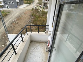 SAMSUN ATAKUM KURUPELİT MAH 1+1 50m2 1.KAT BALKONLU YERDEN ISITMALI OTOPARKLI ASANSÖRLÜ SIFIR DAİRE 