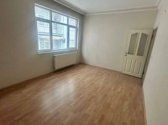 SAMSUN İLKADIM SAİTBEY MAH 100.YIL BULVARINA CEPHE 100m2 ARSA İÇERİSİNDE 3.5 KATLI KOMPLE SATILIK BİNA ( 3 DAİRE MASRAFSIZDIR )