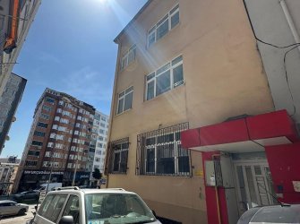 SAMSUN İLKADIM SAİTBEY MAH 100.YIL BULVARINA CEPHE 100m2 ARSA İÇERİSİNDE 3.5 KATLI KOMPLE SATILIK BİNA ( 3 DAİRE MASRAFSIZDIR )