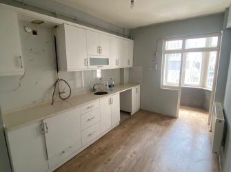 SAMSUN İLKADIM YENİDOĞAN MH 2+1 1.KAT DOĞALGAZLI BALKONLU MÜKEMMEL KONUMDA KİRALIK DAİRE 