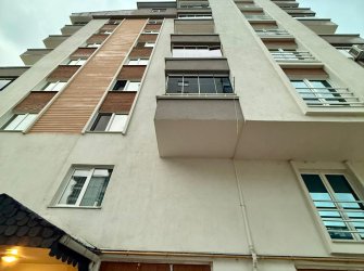 SAMSUN İLKADIM KIŞLA MH 3+1 125m2 4.KAT DOĞALGAZLI DIŞ CEPHELİ ASANSÖRLÜ 2 BALKONLU CADDEYE CEPHE KREDİYE UYGUN 10 YILLIK SATILIK FIRSAT DAİRE