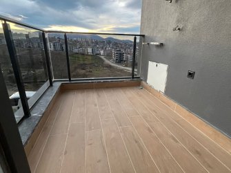 SAMSUN ATAKUM MEVLANA MH. 2+1 YÜKSEK GİRİŞ  90m2 YERDEN ISITMALI EBEVEYN BANYOLU ASANSÖRLÜ OTOPARKLI ÖZEL YAPIM SIFIR LÜX DAİRE