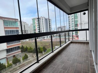 SAMSUN İLKADIM BARUTHANE MAH. 2+1 2.KAT 110m2   OTOPARKLI ASANSÖRLÜ 2 BALKONLU EBEVEYN BANYOLU CAM BALKONLU KOMBİSİ TAKILI FIRSAT DAİRE…