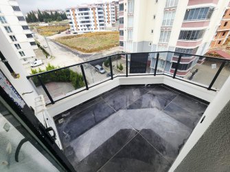SAMSUN İLKADIM TEPECİK MH. 2+1 5. KAT 85 M2 EBEVEYN BANYOLU ÇİFT BALKONLU YERDEN ISITMA KREDİYE UYGUN SIFIR FIRSAT DAİRE..