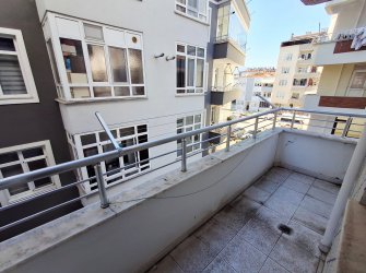 SAMSUN ATAKUM ÖMÜREVLERİ MAH. 3+1 2.KAT 140m2 ASANSÖRLÜ 2 BALKONLU  FIRSAT DAİRE...