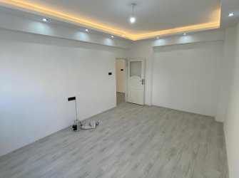 SAMSUN İLKADIM PAZAR MAH 2+1 90m2 İÇİ ÖZEL YAPIM CAM BALKONLU KREDİYE UYGUN MÜKEMMEL KONUMDA YÜKSEK GİRİŞ KAT DAİRE 