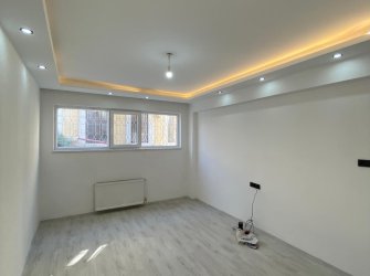 SAMSUN İLKADIM PAZAR MAH 2+1 90m2 İÇİ ÖZEL YAPIM CAM BALKONLU KREDİYE UYGUN MÜKEMMEL KONUMDA YÜKSEK GİRİŞ KAT DAİRE 