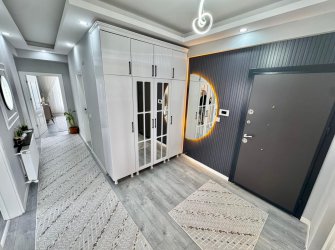 SAMSUN İLKADIM TEPECİK MH. 3+1 4. KAT 130 M2 EBEVEYN BANYOLU CAM BALKONLU VESTİYERLİ MASRAFSIZ 1 YILLIK FIRSAT DAİRE..