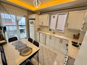 SAMSUN İLKADIM TEPECİK MH. 3+1 4. KAT 130 M2 EBEVEYN BANYOLU CAM BALKONLU VESTİYERLİ MASRAFSIZ 1 YILLIK FIRSAT DAİRE..