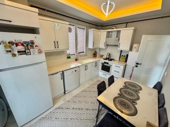 SAMSUN İLKADIM TEPECİK MH. 3+1 4. KAT 130 M2 EBEVEYN BANYOLU CAM BALKONLU VESTİYERLİ MASRAFSIZ 1 YILLIK FIRSAT DAİRE..