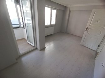 SAMSUN İLKADIM TEPECİK MAH 3+1 135m2 2 CAM BALKON 2 BANYO OTOPARKLI 5 YILLIK 1.KAT KUPON DAİRE