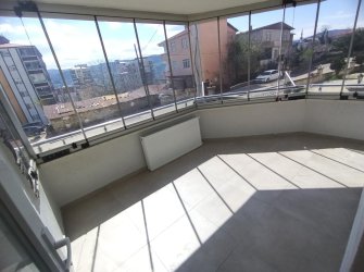 SAMSUN İLKADIM TEPECİK MAH 3+1 135m2 2 CAM BALKON 2 BANYO OTOPARKLI 5 YILLIK 1.KAT KUPON DAİRE