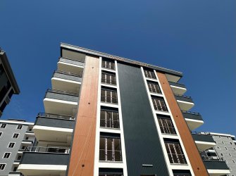 SAMSUN İLKADIM KIŞLA MAH 2+1 120m2 2 BANYO 2 GENİŞ BALKON YOLA CEPHE 2 VE 5 KAT SON 3  DAİRE