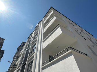 SAMSUN İLKADIM KIŞLA MAH 3+1 2 BALKONLU 140m2 EBEVEYN BANYOLU TERS DUBLEX 1.KAT SIFIR DAİRE