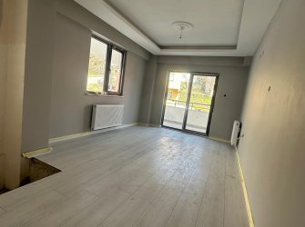 SAMSUN İLKADIM KIŞLA MAH 3+1 2 BALKONLU 140m2 EBEVEYN BANYOLU TERS DUBLEX 1.KAT SIFIR DAİRE
