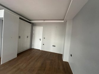 SAMSUN İLKADIM RASATHANE MAH 1+1 EBEVEYN BANYOLU ASANSÖRLÜ CADDEYE CEPHE 50m2 1.KAT YERDEN ISITMALI  SIFIR DAİRE