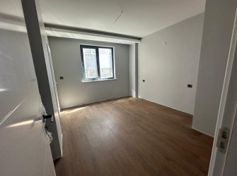 SAMSUN İLKADIM RASATHANE MAH 1+1 EBEVEYN BANYOLU ASANSÖRLÜ CADDEYE CEPHE 50m2 1.KAT YERDEN ISITMALI  SIFIR DAİRE