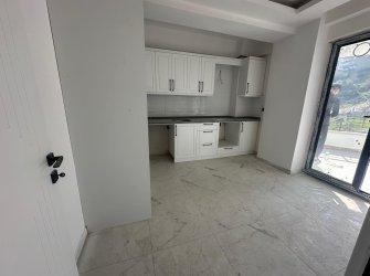SAMSUN İLKADIM KALKANCI MAH 3+1 2.KAT 140m2 2 BANYO 2 GENİŞ BALKON ASANSÖRLÜ CADDEYE CEPHE SIFIR DAİRE