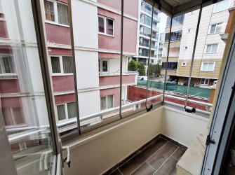 SAMSUN ATAKUM ÖMÜREVLERİ MAH TRAMVAYA CEPHE 1.KAT 4+1 165m2 ASANSÖRLÜ 14 YILLIK 4 ADET CAM BALKONLU 