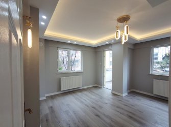 SAMSUN ATAKUM ÖMÜREVLERİ MAH TRAMVAYA CEPHE 1.KAT 4+1 165m2 ASANSÖRLÜ 14 YILLIK 4 ADET CAM BALKONLU 