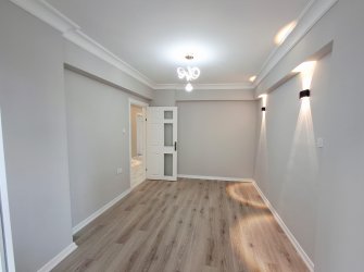 SAMSUN ATAKUM ÖMÜREVLERİ MAH TRAMVAYA CEPHE 1.KAT 4+1 165m2 ASANSÖRLÜ 14 YILLIK 4 ADET CAM BALKONLU 