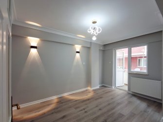 SAMSUN ATAKUM ÖMÜREVLERİ MAH TRAMVAYA CEPHE 1.KAT 4+1 165m2 ASANSÖRLÜ 14 YILLIK 4 ADET CAM BALKONLU 