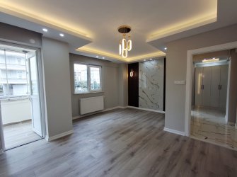 SAMSUN ATAKUM ÖMÜREVLERİ MAH TRAMVAYA CEPHE 1.KAT 4+1 165m2 ASANSÖRLÜ 14 YILLIK 4 ADET CAM BALKONLU 