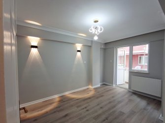 SAMSUN ATAKUM ÖMÜREVLERİ MAH TRAMVAYA CEPHE 1.KAT 4+1 165m2 ASANSÖRLÜ 14 YILLIK 4 ADET CAM BALKONLU 