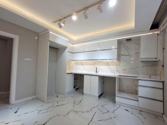 SAMSUN ATAKUM ÖMÜREVLERİ MAH TRAMVAYA CEPHE 1.KAT 4+1 165m2 ASANSÖRLÜ 14 YILLIK 4 ADET CAM BALKONLU 