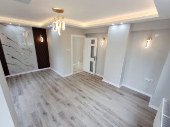 SAMSUN ATAKUM ÖMÜREVLERİ MAH TRAMVAYA CEPHE 1.KAT 4+1 165m2 ASANSÖRLÜ 14 YILLIK 4 ADET CAM BALKONLU 